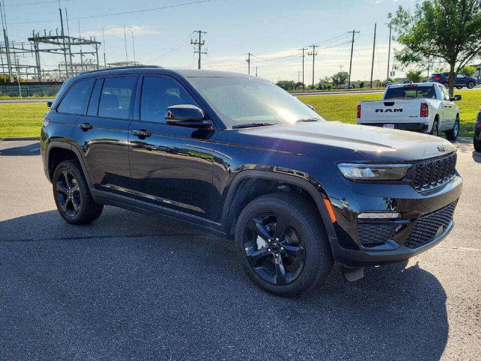 2023 Jeep Grand Cherokee for sale at Victoria Auto Sales in Victoria, MN