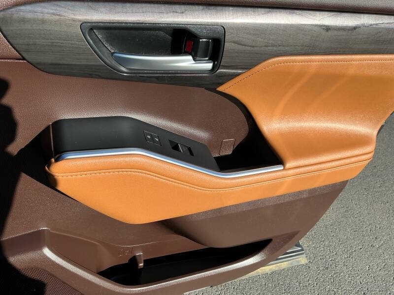 2020 Toyota Highlander Platinum