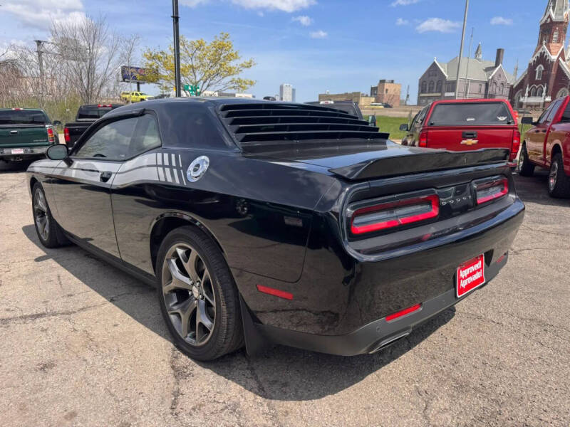 2015 Dodge Challenger SXT