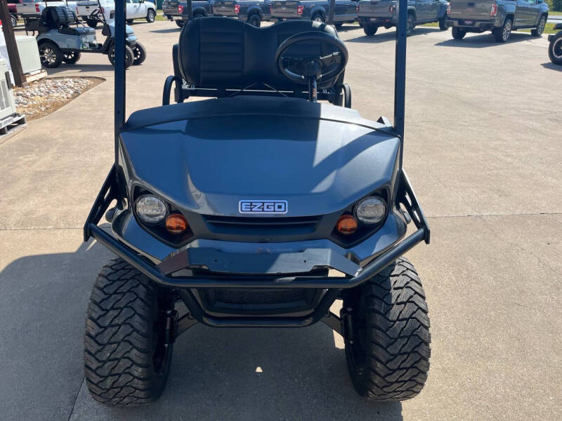 2024 E-Z-GO Express 4