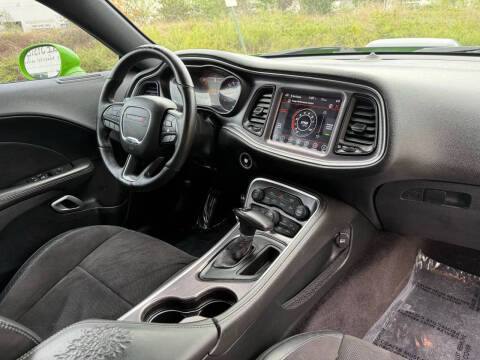 2017 Dodge Challenger 392 HEMI Scat Pack Shaker