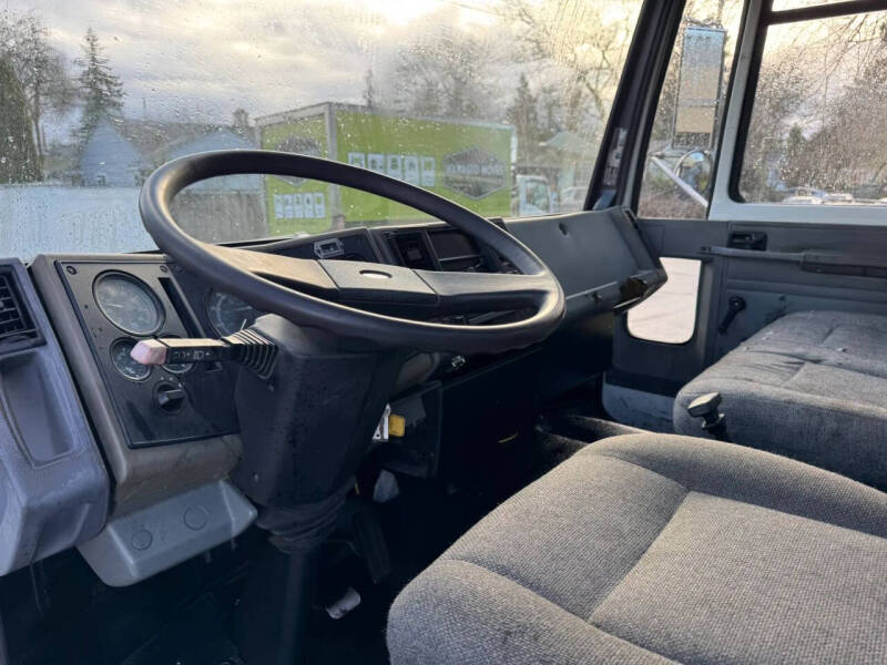 1993 Ford CF8000