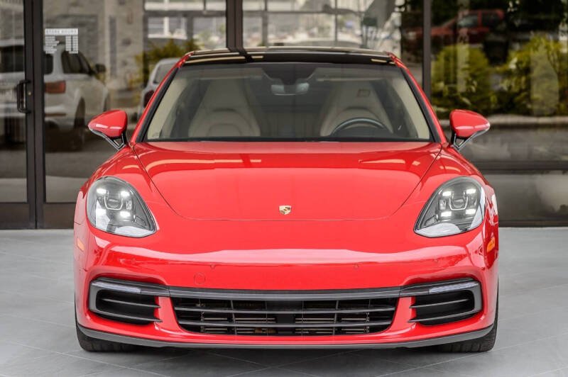 2018 Porsche Panamera 4