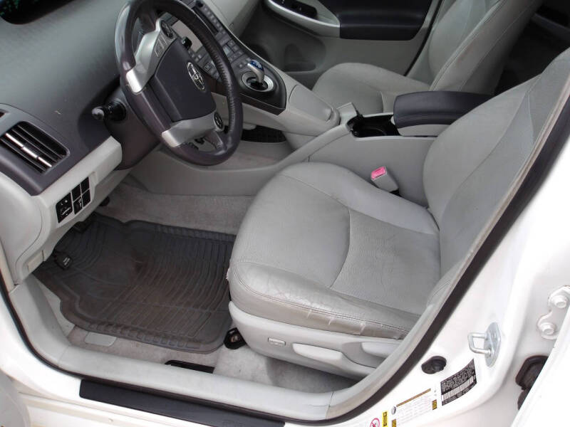 2010 Toyota Prius III