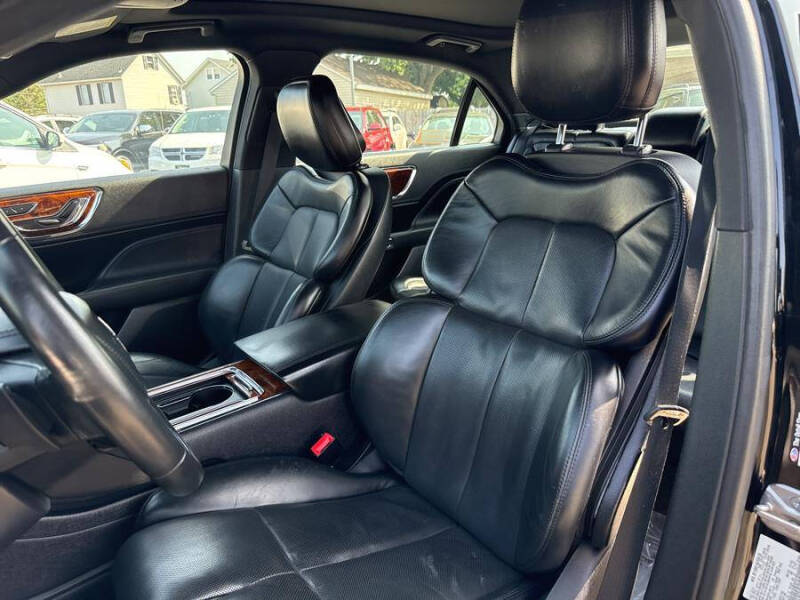 2019 Lincoln Continental Select