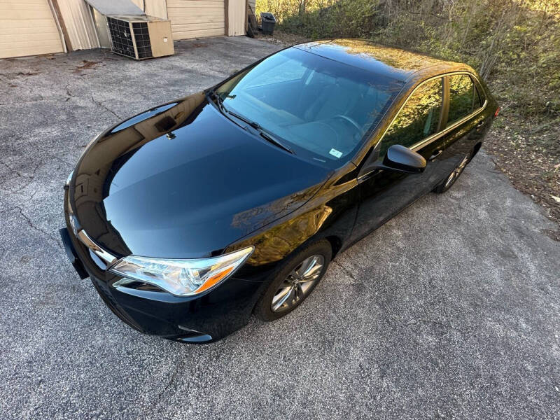 2017 Toyota Camry SE photo 35