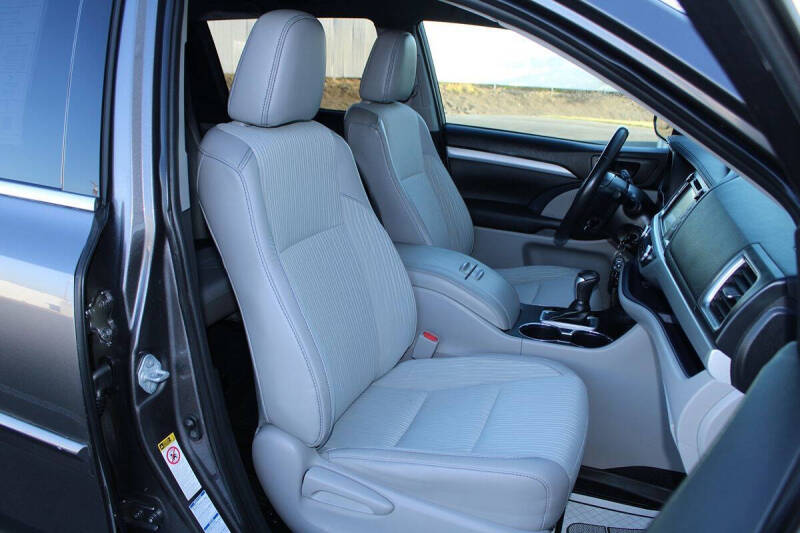 2019 Toyota Highlander LE Plus