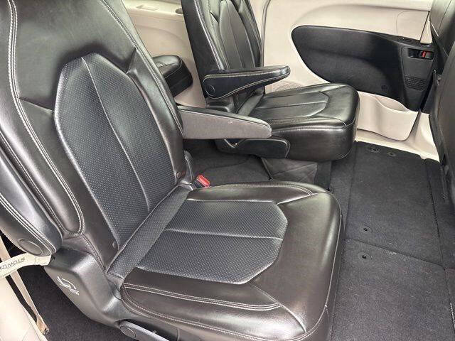 2020 Chrysler Voyager LXi