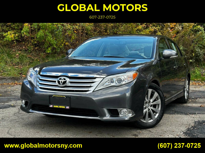 2011 Toyota Avalon Limited's photo