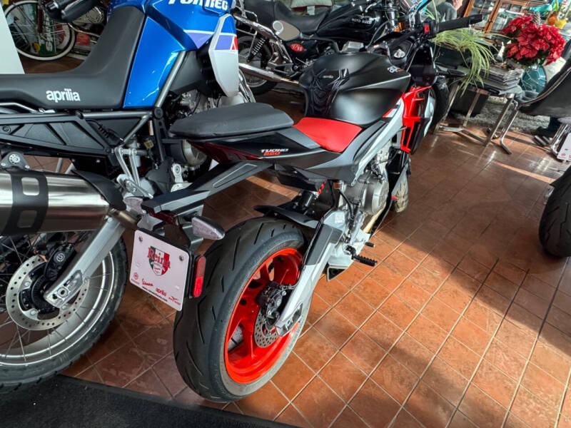 2021 Aprilia Tuono 660