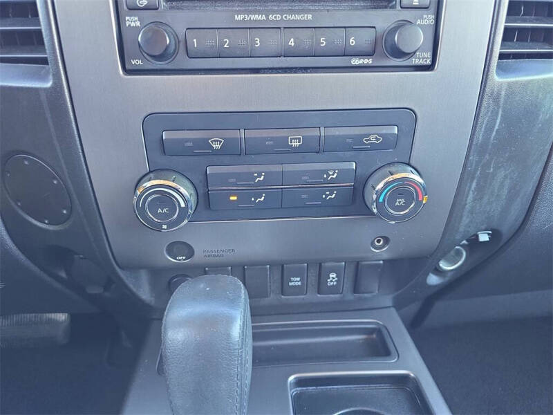 2012 Nissan Titan SV