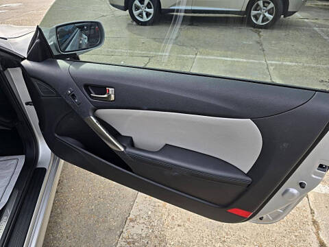 2013 Hyundai Genesis Coupe 2.0T Premium