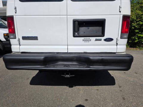 2011 Ford E-Series E-350 SD