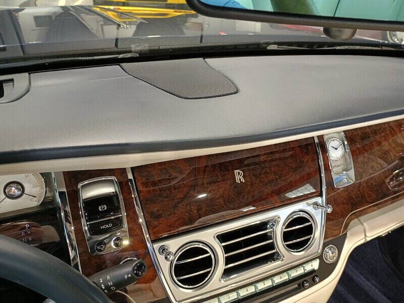 2016 Rolls-Royce Dawn 52