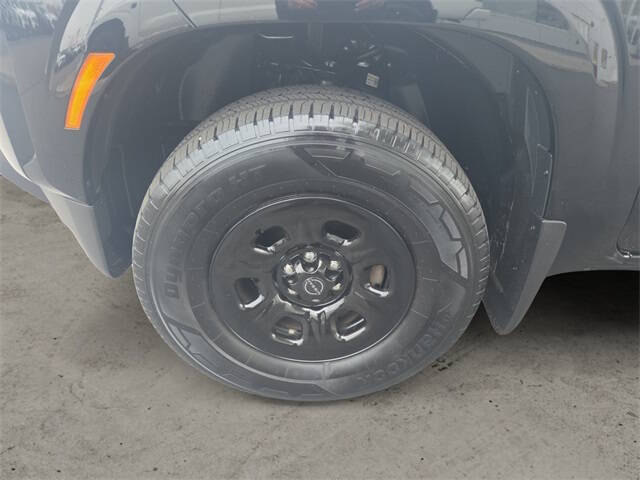 2022 Nissan Frontier S