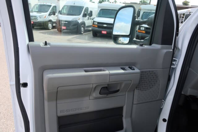 2023 Ford E-Series E-450 SD