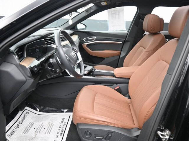 2024 Audi Q8 e-tron quattro Premium Plus