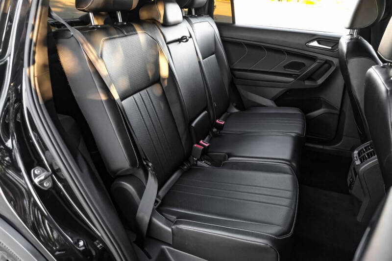 2022 Volkswagen Tiguan SE R-Line Black