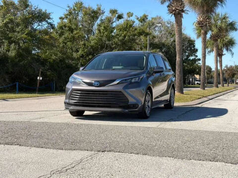 2024 Toyota Sienna LE 8-Passenger