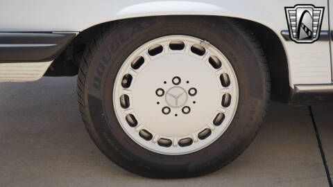 1989 Mercedes-Benz 560-Class 560 SL