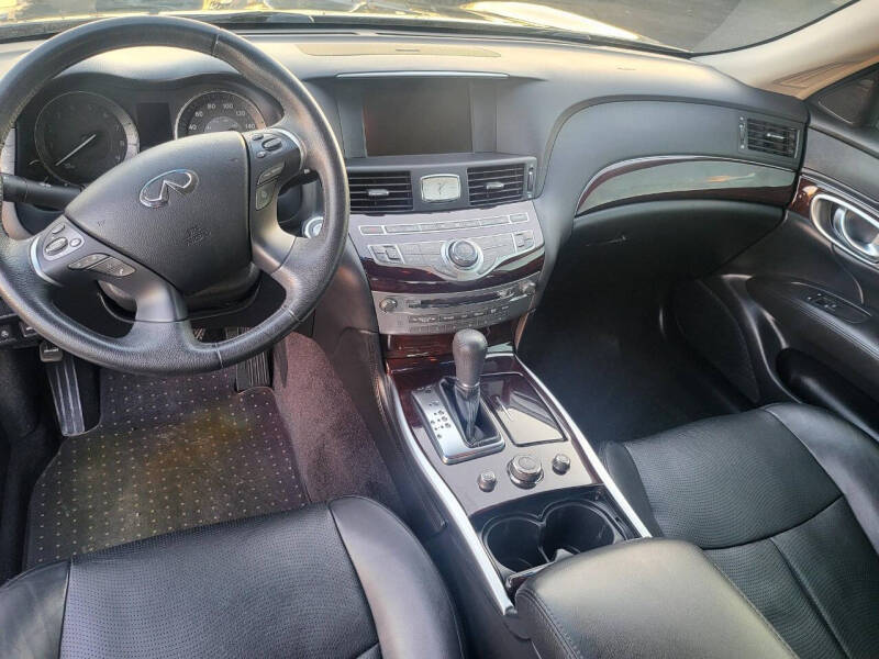 2012 Infiniti M37