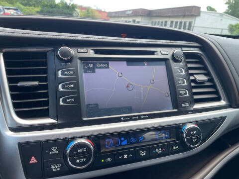 2018 Toyota Highlander SE