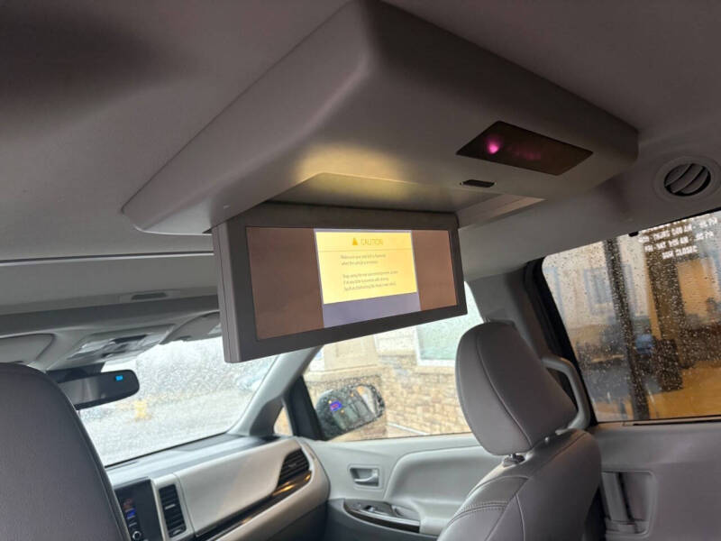 2018 Toyota Sienna XLE Premium 7-Passenger