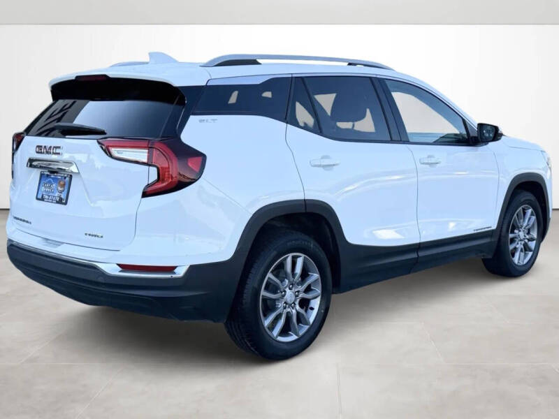 2024 GMC Terrain SLT