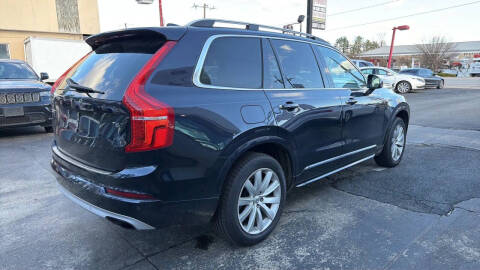 2016 Volvo XC90 T6 Momentum