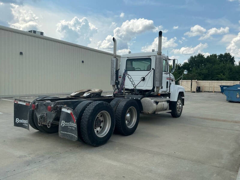 2001 Mack CH613