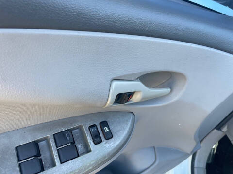 2013 Toyota Corolla LE