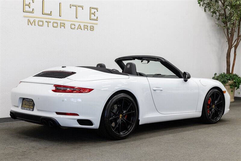 2017 Porsche 911 Carrera