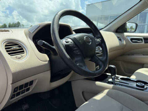 2020 Nissan Pathfinder SV