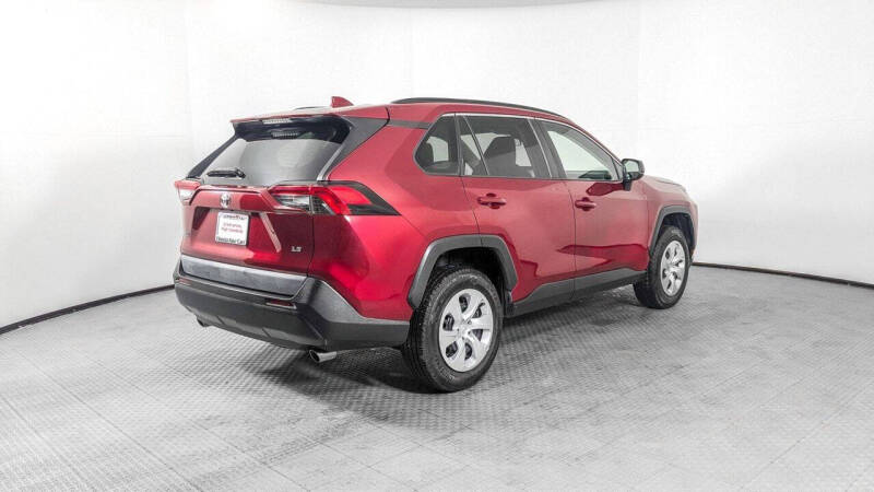 2020 Toyota RAV4 LE