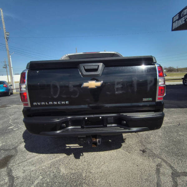 2010 Chevrolet Avalanche LS