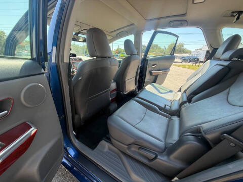 2014 Toyota Prius v Five