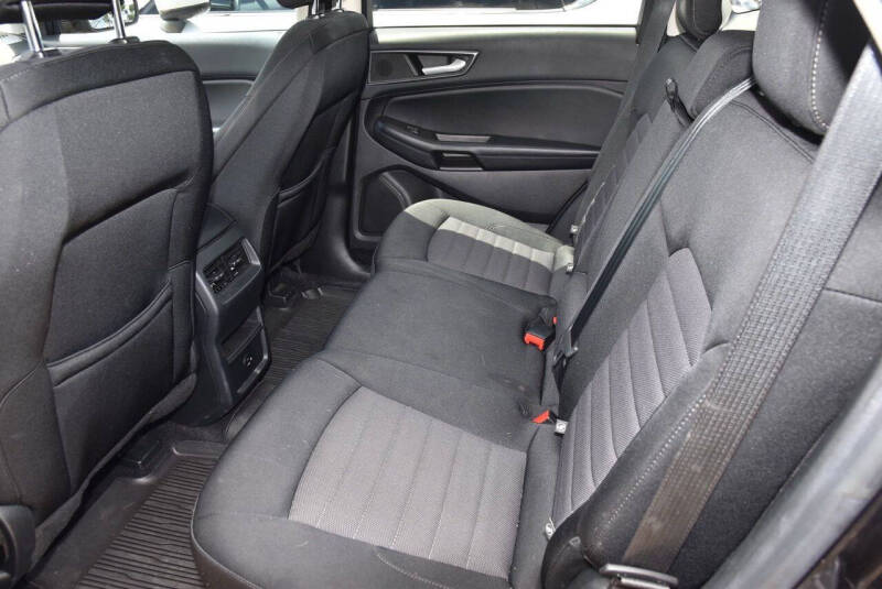 2022 Ford Edge SE