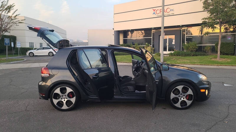 2011 Volkswagen GTI Base PZEV