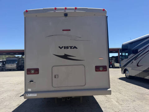 2015 Winnebago Vista
