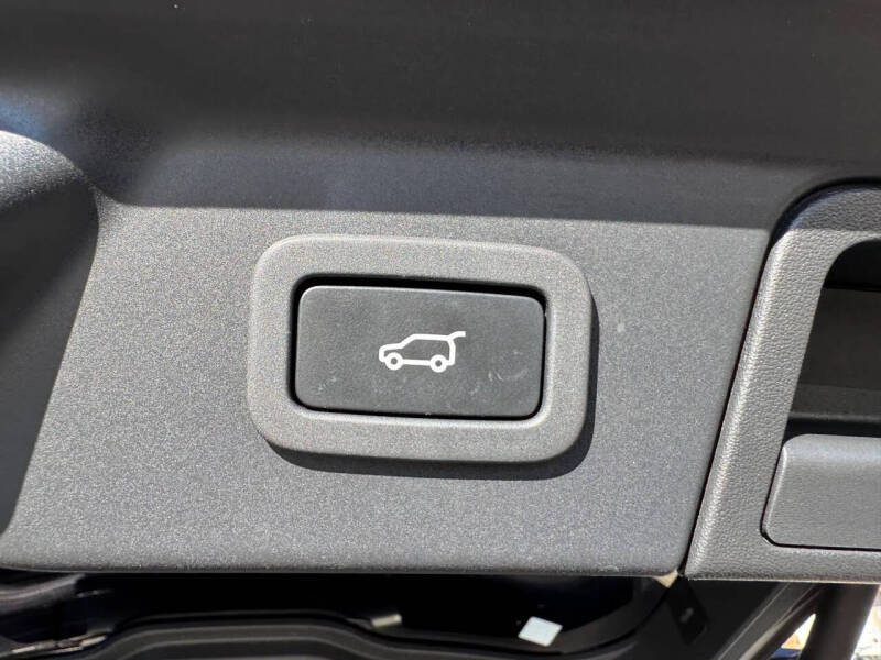 2019 Land Rover Range Rover Velar P380 R-Dynamic HSE