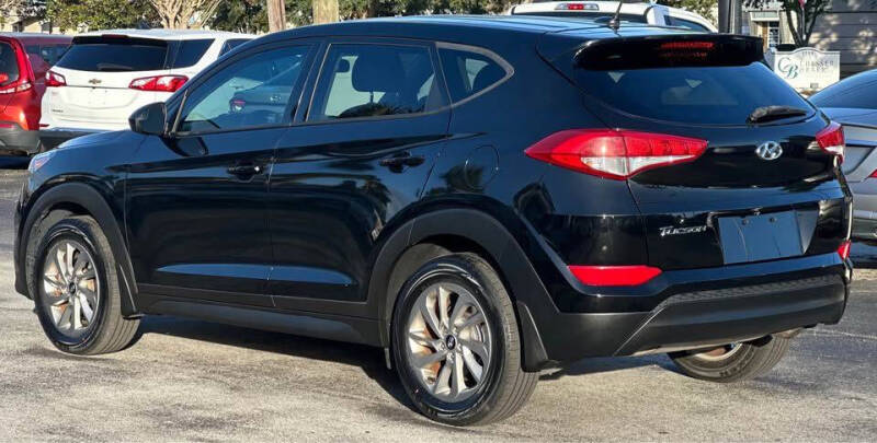 2017 Hyundai Tucson SE photo 3