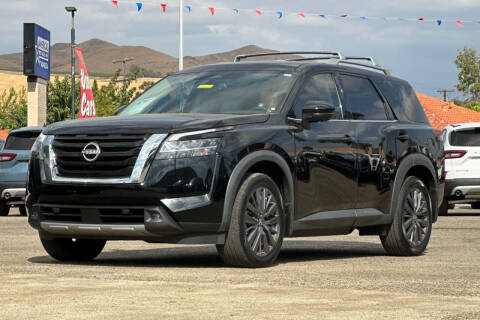 2022 Nissan Pathfinder SL