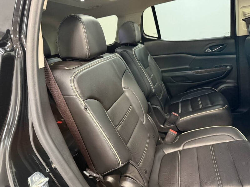 2022 GMC Acadia Denali