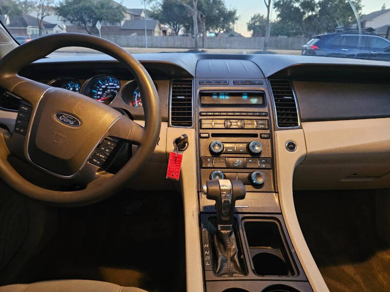 2012 Ford Taurus SE