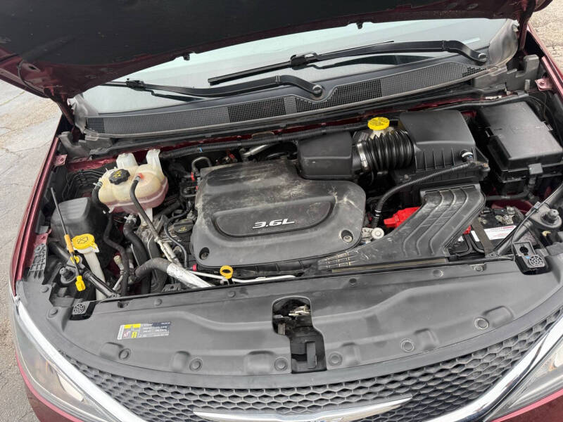 2017 Chrysler Pacifica Touring-L