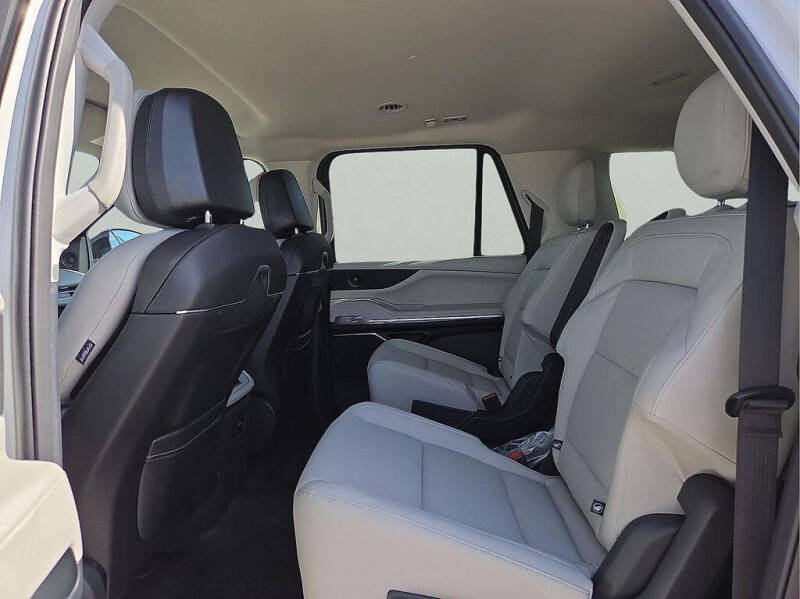 2026 Lincoln Navigator Premiere