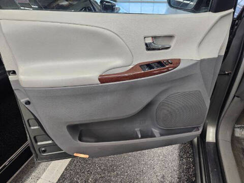 2012 Toyota Sienna XLE 8-Passenger