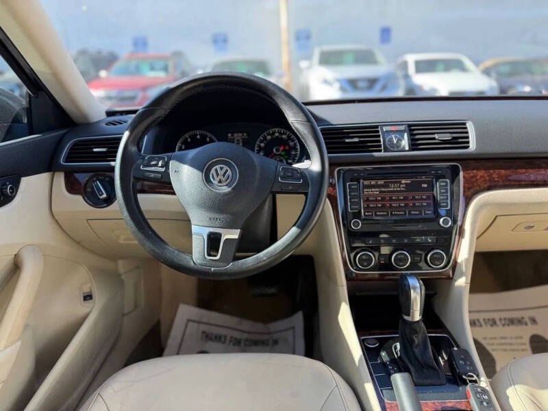 2012 Volkswagen Passat SEL Premium PZEV