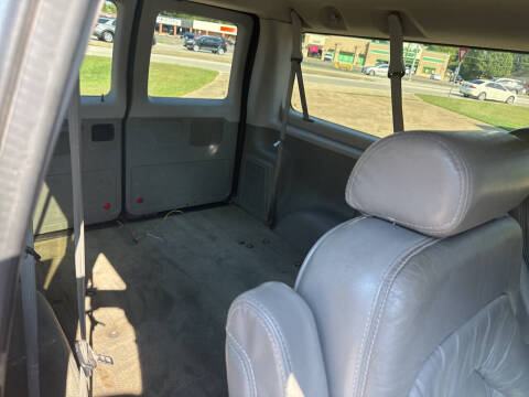 2012 Ford E-Series E-350 SD XLT