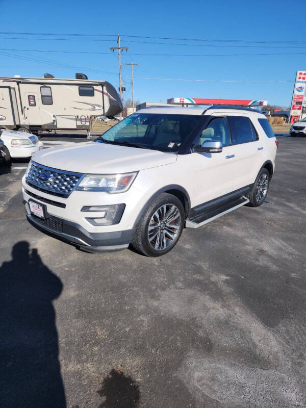 2016 Ford Explorer Platinum's photo